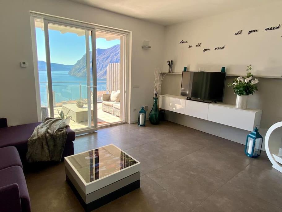Piccolo Paradiso Vista Lago Con Piscina Privata Riva di Solto Bagian luar foto